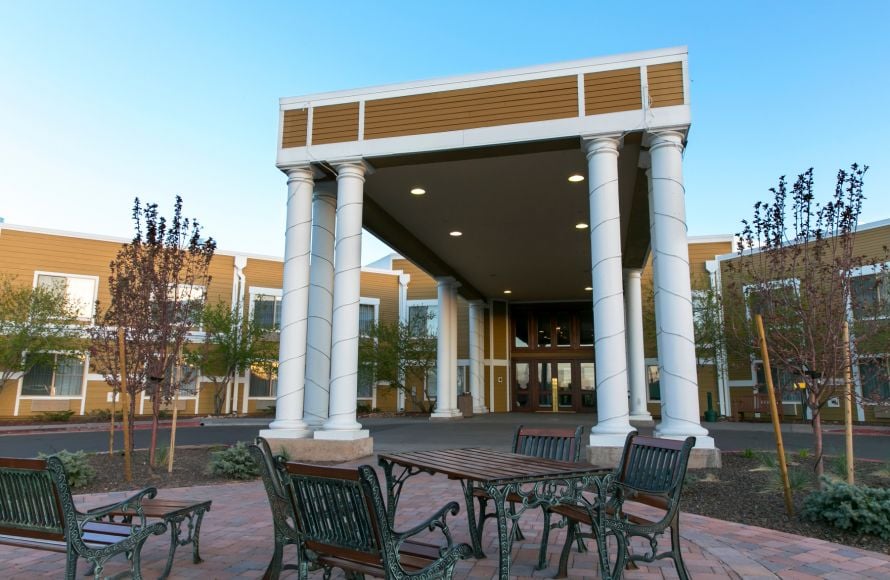 Stay At The Grand Canyon Railway Hotel Grand Canyon Railway Hotel   GCR Hotel Entry 890x580 